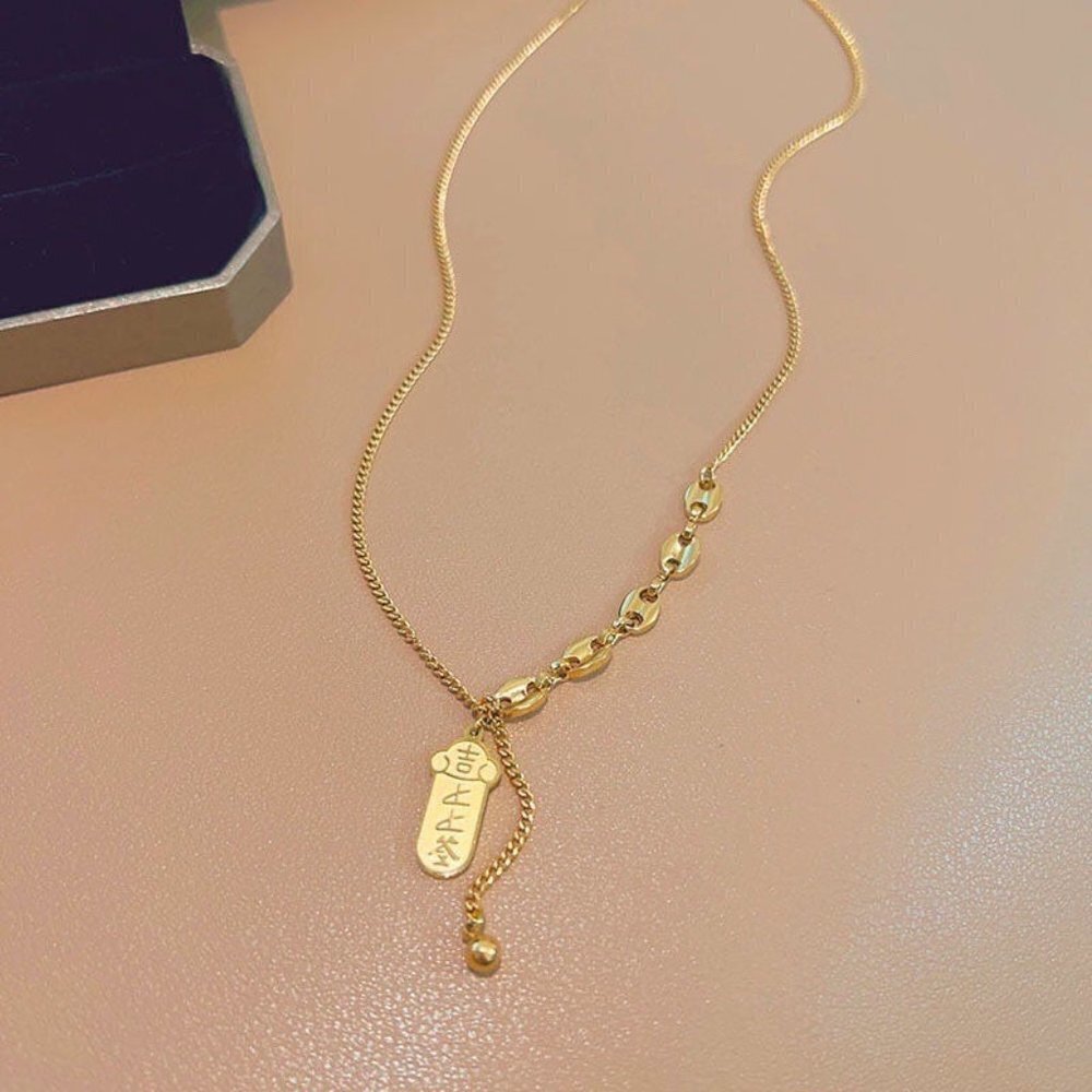 Text Sequins Birthday Pendant necklace - Picture 4 of 5